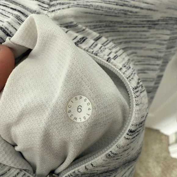 Lululemon Runderful top - Picture 6 of 6